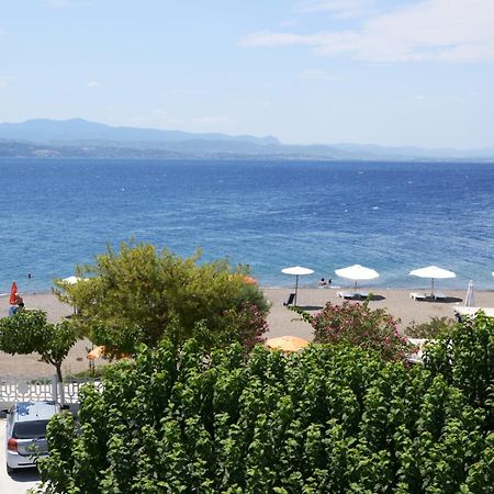 Akrogiali Beach Rooms Амаринтос Екстериор снимка