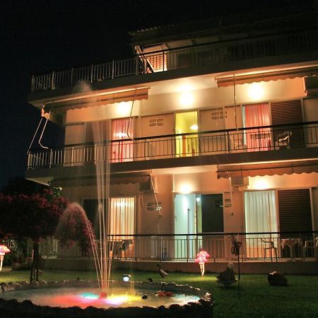 Akrogiali Beach Rooms Амаринтос Екстериор снимка