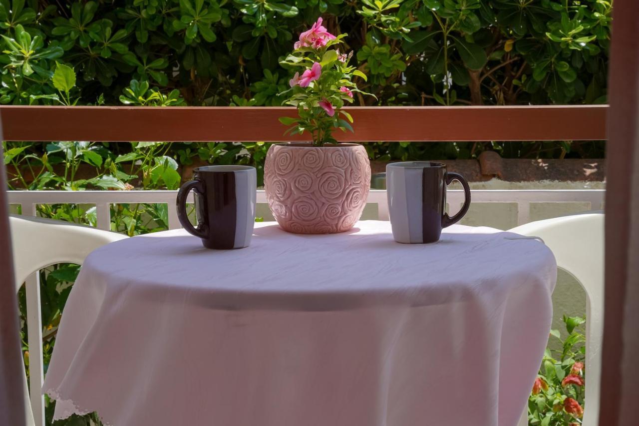 Akrogiali Beach Rooms Амаринтос Екстериор снимка