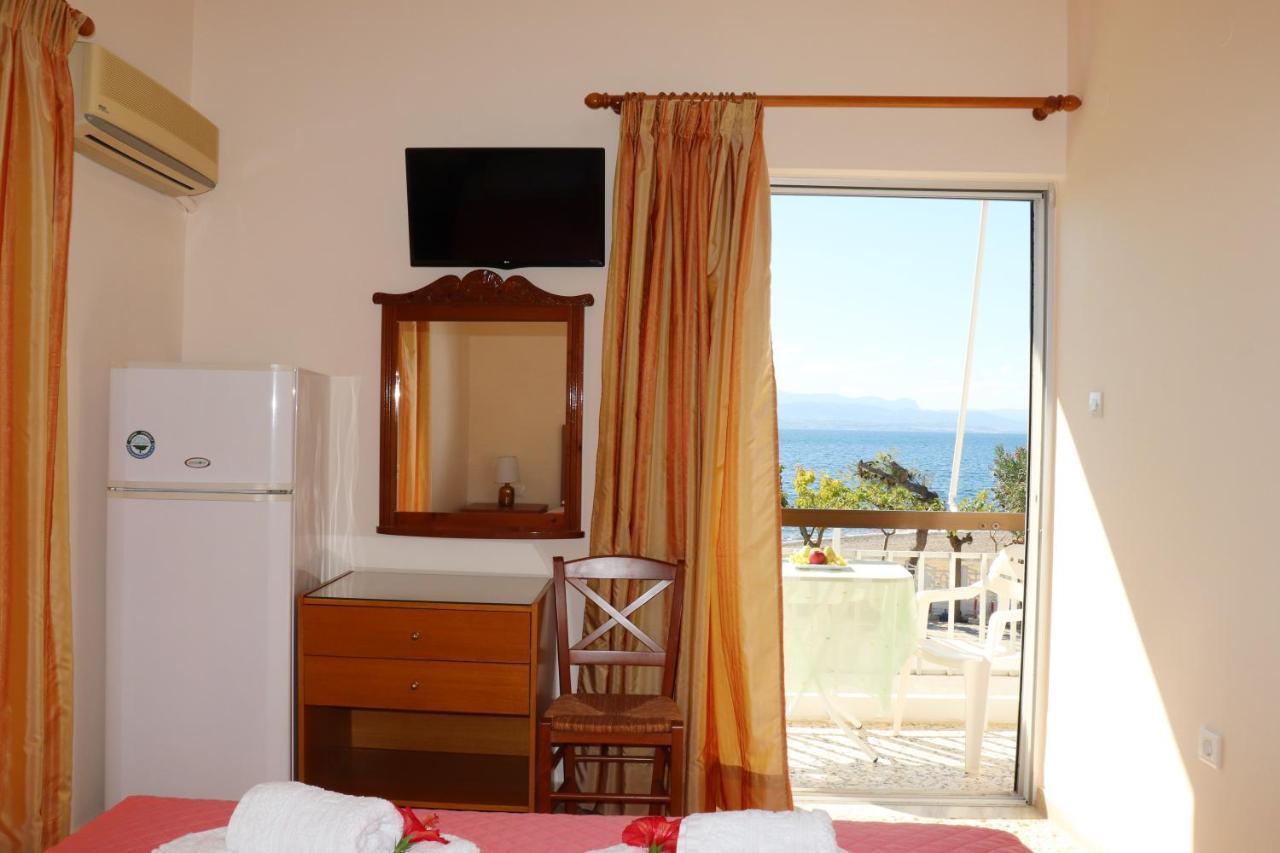 Akrogiali Beach Rooms Амаринтос Екстериор снимка