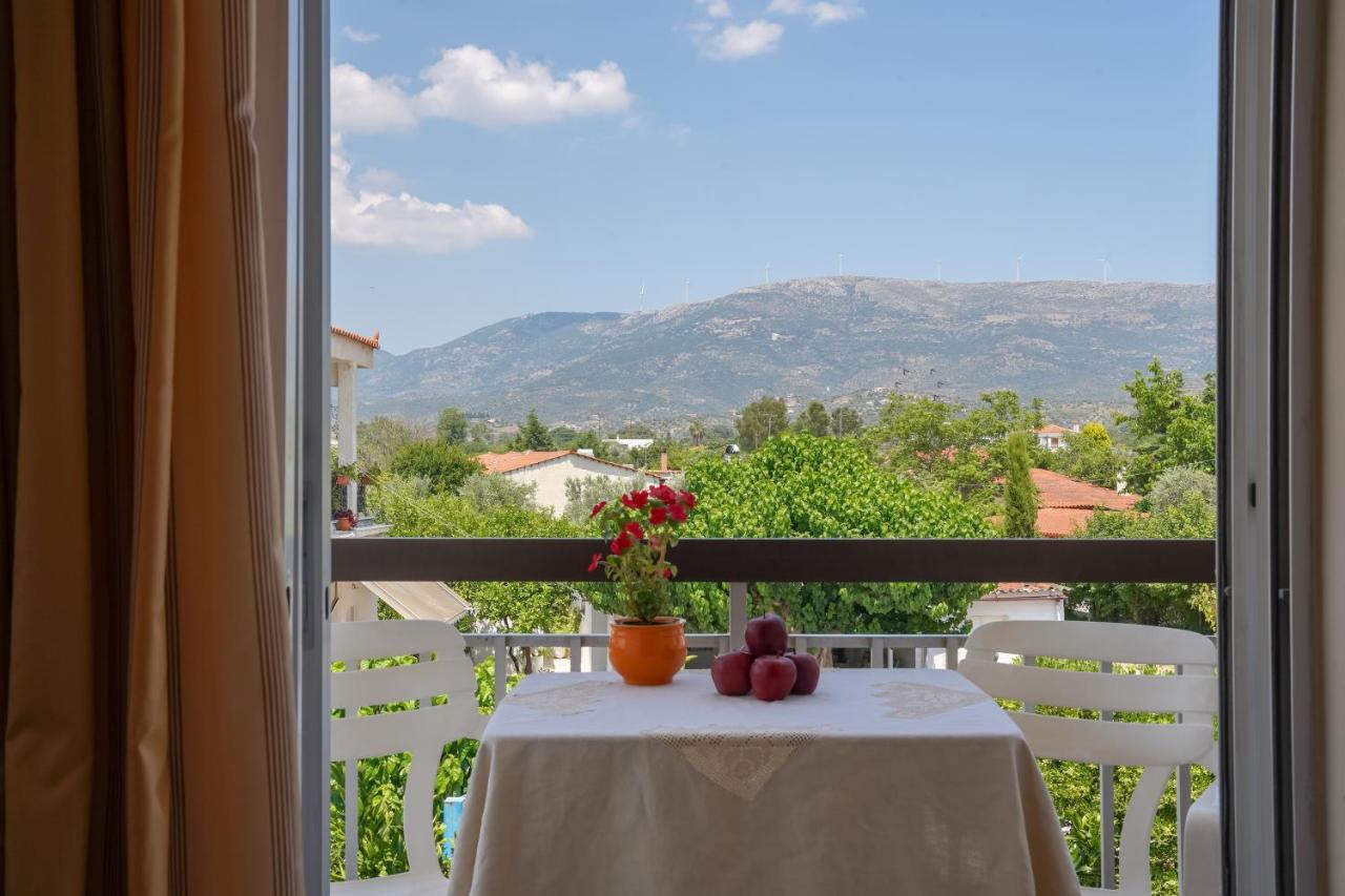 Akrogiali Beach Rooms Амаринтос Екстериор снимка