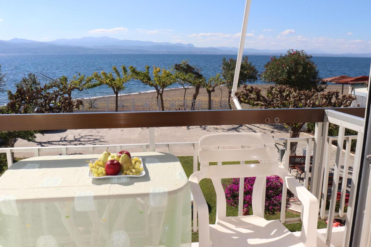 Akrogiali Beach Rooms Амаринтос Екстериор снимка