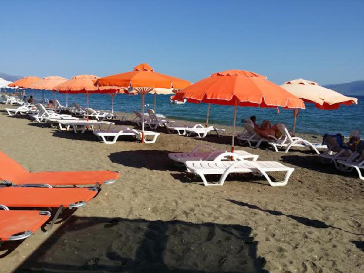 Akrogiali Beach Rooms Амаринтос Екстериор снимка