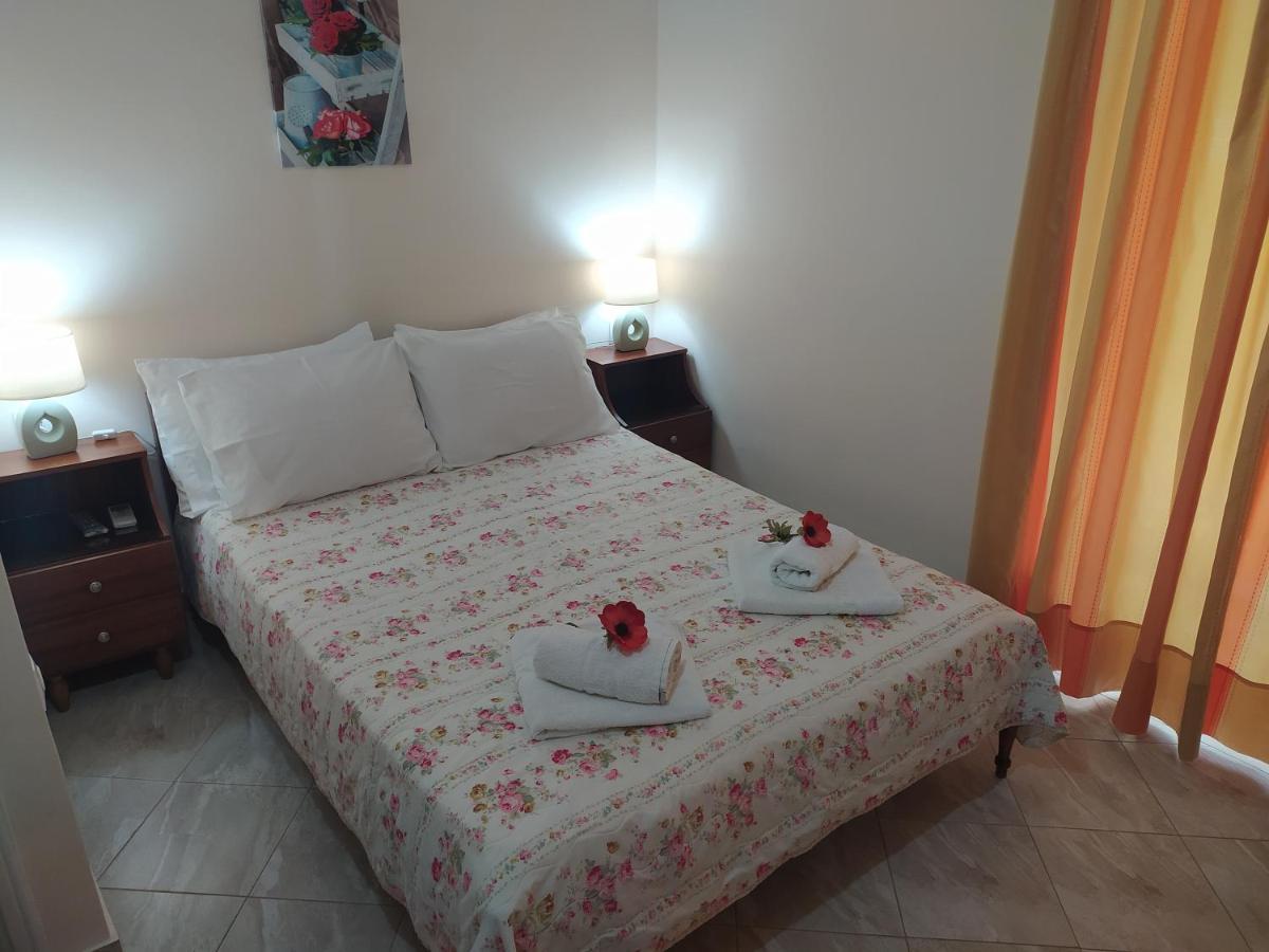 Akrogiali Beach Rooms Амаринтос Екстериор снимка
