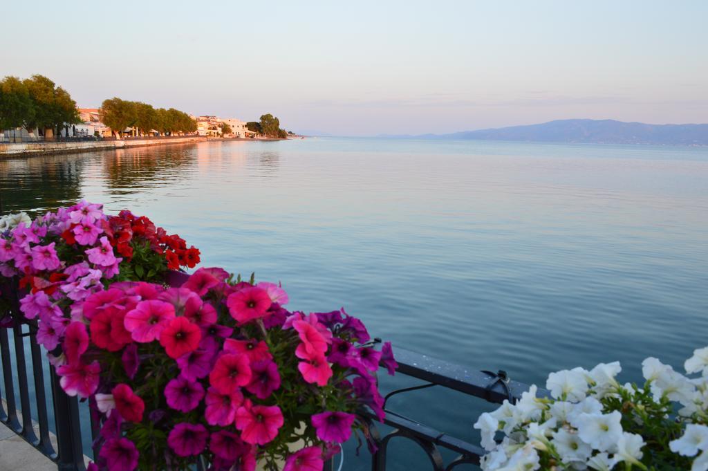 Akrogiali Beach Rooms Амаринтос Екстериор снимка