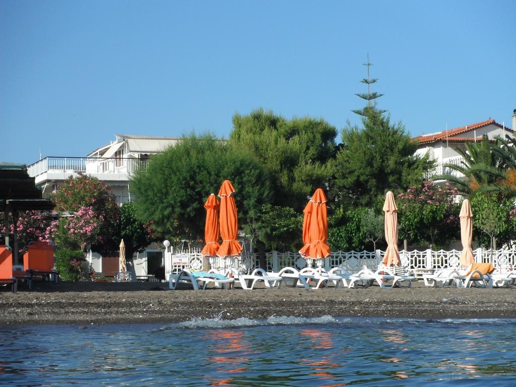 Akrogiali Beach Rooms Амаринтос Екстериор снимка