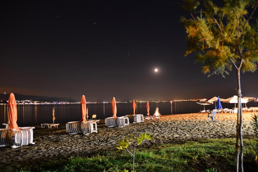 Akrogiali Beach Rooms Амаринтос Екстериор снимка