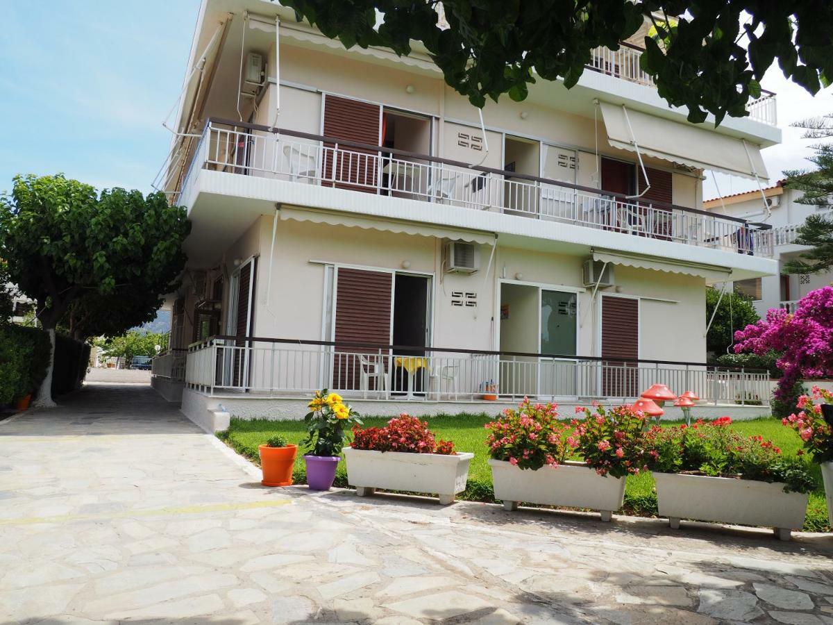 Akrogiali Beach Rooms Амаринтос Екстериор снимка